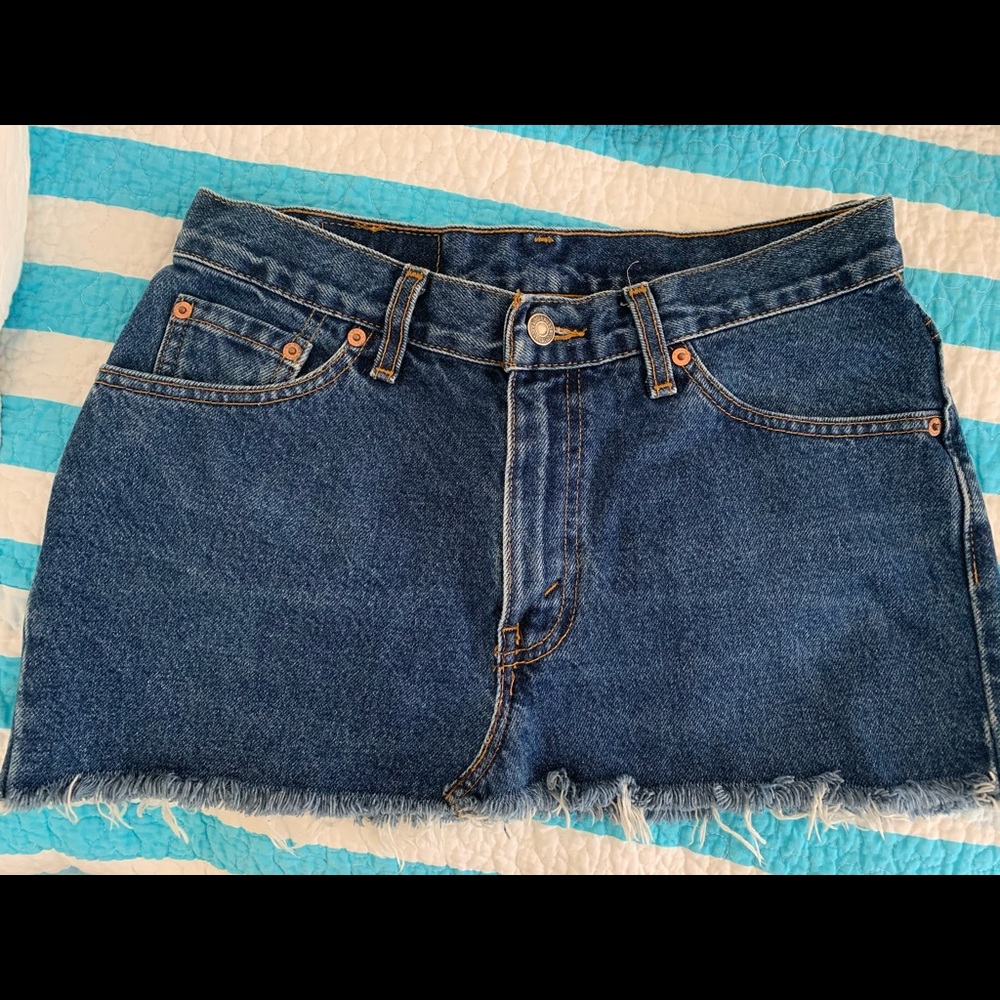 Vintage Levi’s cut off denim mini skirt